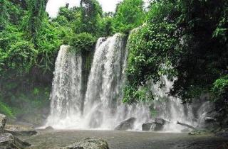 phnom_kulen_waterfall1.jpg